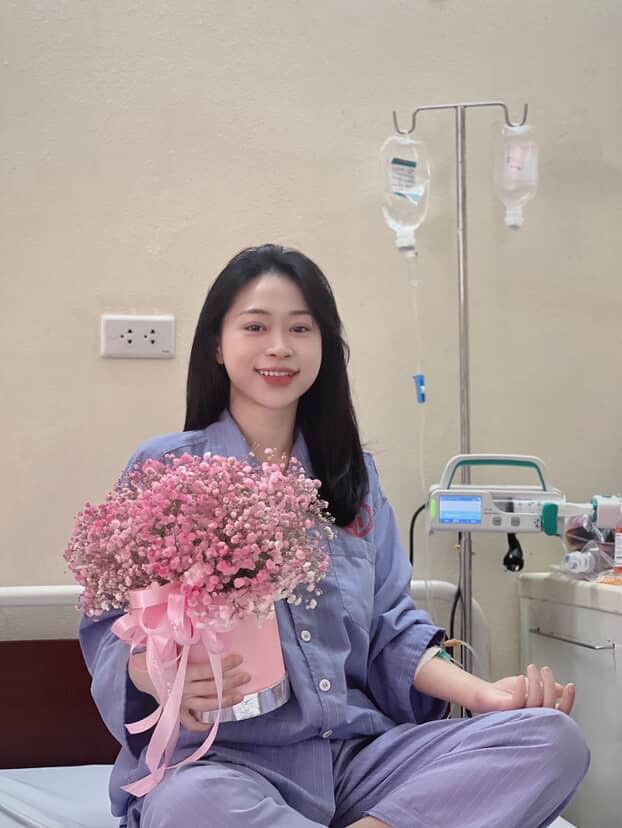 27 tuổi suy thận mạn giai đoạn cuối, mẹ lên bàn mổ cùng con: "Lúc đưa ra quyết định hiến thận, tôi không sợ hãi” - 2