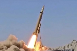 Cơ sở lọc dầu Israel bị tên lửa đạn đạo Iran đánh trúng