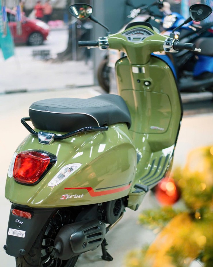 Giá Vespa Sprint S 150 tháng 6/2025, ưu đãi khủng đến 8 triệu đồng - 2