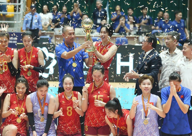 ĐT bóng chuyền nữ Việt Nam - Philippines: Thắng lợi áp đảo, hoàn tất hat-trick (Chung kết AVC Cup) - 10