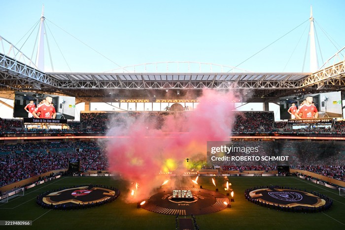 Trực tiếp khai mạc FIFA Club World Cup: Buổi lễ nhanh gọn nhưng rất ấn tượng - 1