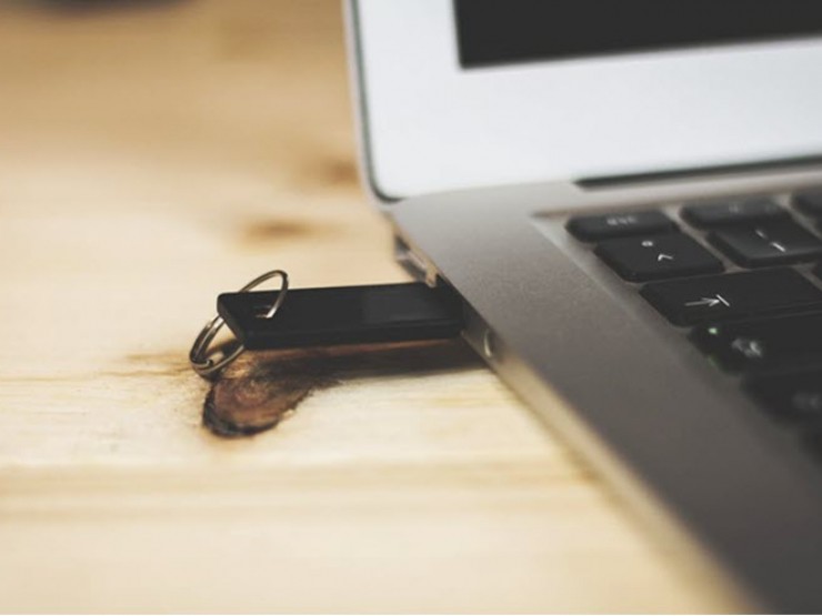 Thói quen tai hại 99% người dùng mắc phải: Cắm USB lạ và cái kết “đắng“
