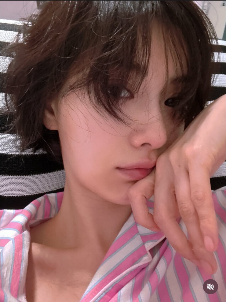 12 lần lọt top đẹp nhất thế giới, được ví như búp bê sống nhưng cô gái này lại gặp "rắc rối" với nhan sắc của chính mình - 7