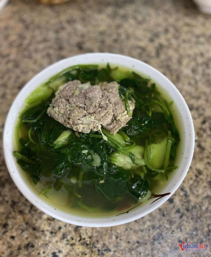 Canh cáy nấu với mướp, mồng tơi là món ăn được nhiều người yêu thích ngày hè 