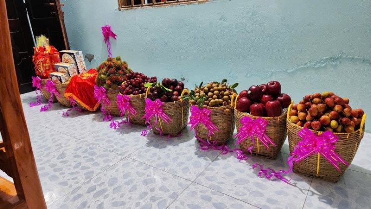 Dàn tráp cưới do mẹ Tấn Đạt tự tay chuẩn bị