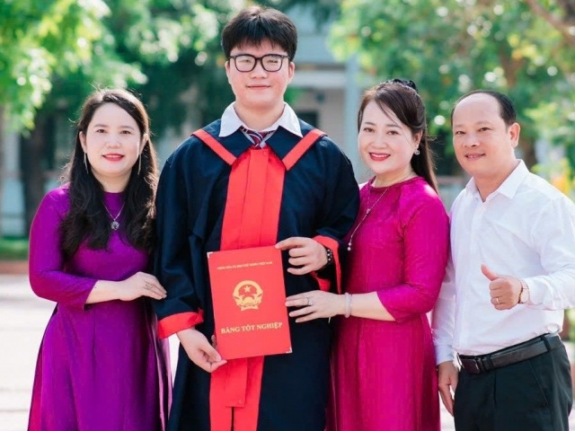 Một lớp ở Hà Tĩnh có 34 học sinh đỗ trường chuyên, có em là thủ khoa đầu vào