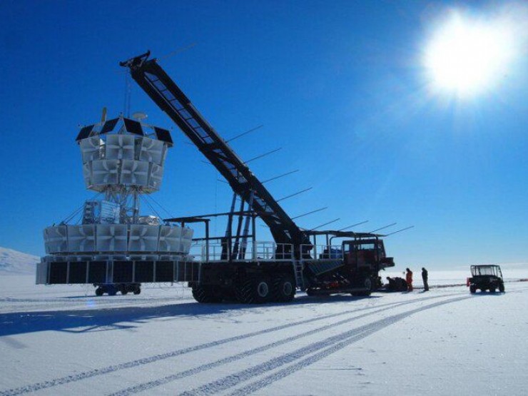 NASA bắt được 2 tín hiệu vô tuyến từ “hướng không thể giải thích”