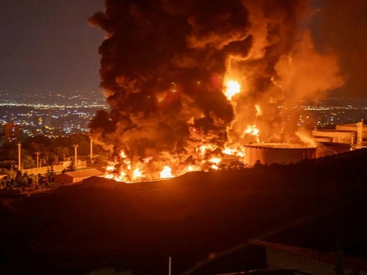 Israel tấn công cơ sở năng lượng của Iran, giá dầu tăng vọt