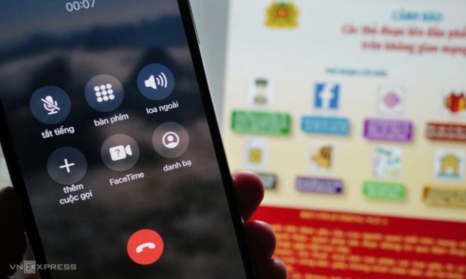 Bắt đầu các vụ lừa đảo sẽ là cuộc gọi từ số lạ. Ảnh: Ngọc Thành