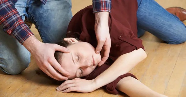 Chảy máu dưới nhện do vỡ phình mạch não là tình trạng cấp cứu thần kinh đe dọa tính mạng, thường ảnh hưởng đến người trẻ tuổi hơn so với các loại đột quỵ khác. Ảnh minh họa: Internet