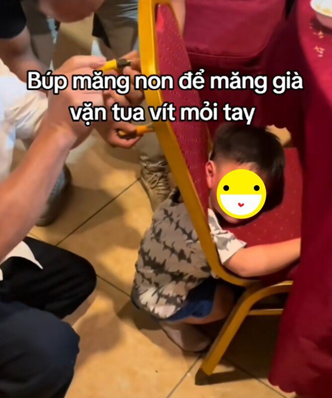 Mới nửa tháng, khối nghỉ hè đã khiến bố mẹ 