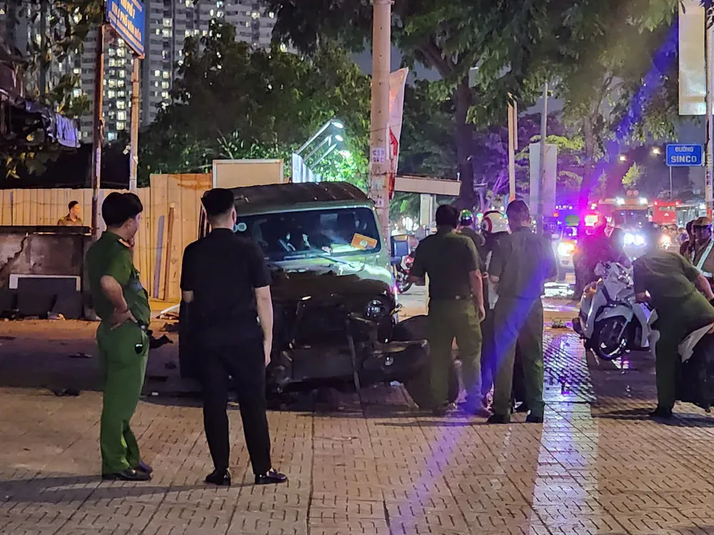 Công an phong tỏa hiện trường, khám nghiệm điều tra. Ảnh: HT