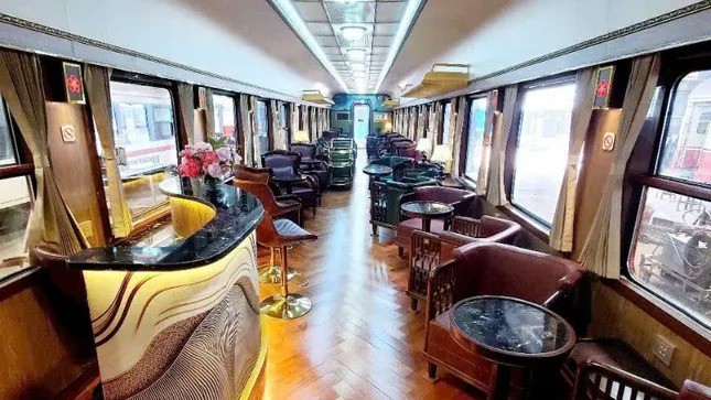 Lên lịch food-tour Hải Phòng: Đi tàu hạng sang, "ăn sập" thành phố Hoa Phượng đỏ - 2