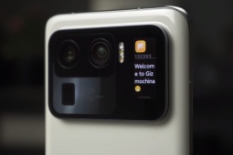 Xiaomi 16 sẽ có phiên bản Pro Max với màn hình phụ phía sau