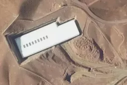 Nhà máy hạt nhân Iran ẩn mình dưới lòng đất, Israel bất lực vì không có bom đủ mạnh?