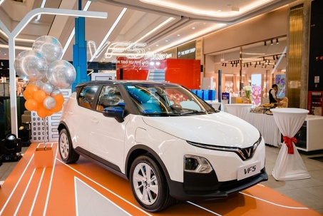 Giá xe VinFast VF 5 lăn bánh kèm ưu đãi tháng 6/2025