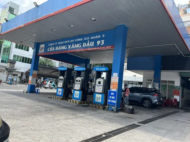 Bức xúc việc cây xăng, shop hàng, quán ăn &#39;nói không&#39; với chuyển khoản - 2