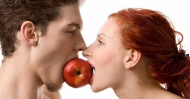 Vợ kiệt sức vì chồng "nghiện" oral sex, chuyên gia tâm lý chỉ cách giải quyết