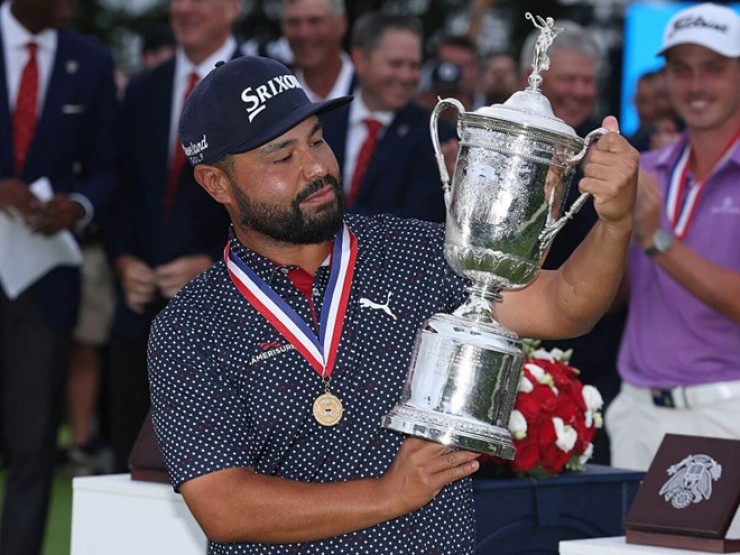 J.J. Spaun vượt ngàn chông gai ở sân golf Oakmont “quái vật”, lần đầu thắng US Open