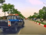 Xác minh ô tô biển xanh liên tục "tạt đầu", chửi bới tài xế xe khác trên đường