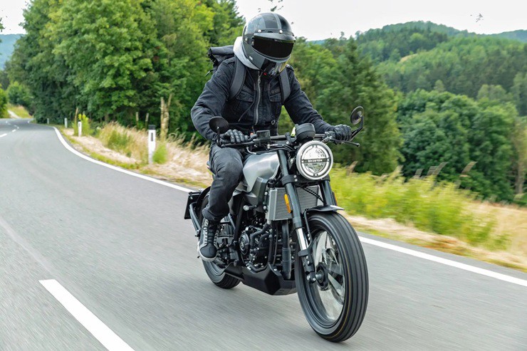 Brixton Crossfire 125 - mô tô đậm chất cổ điển, trang bị ấn tượng! - 7