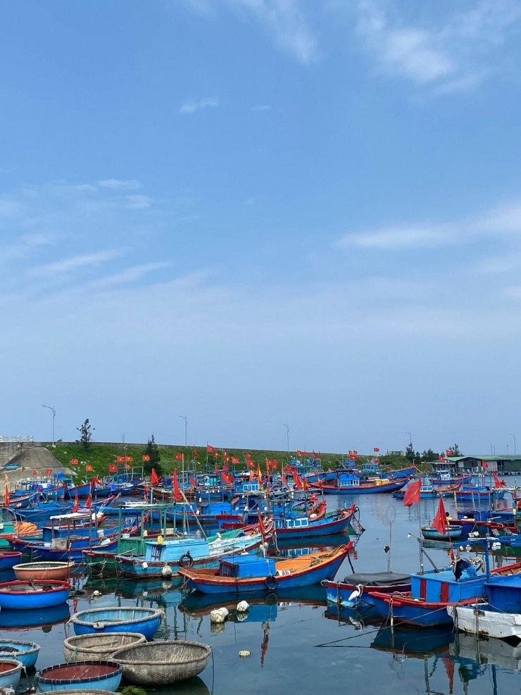 Nhịp sống yên bình ở Lý Sơn.