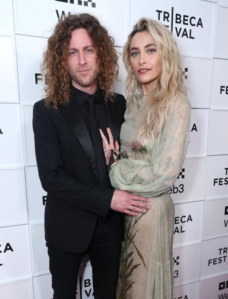 Paris Jackson và vị hôn phu Justin Long