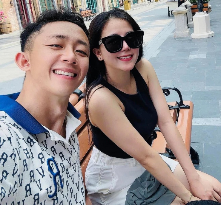 Vợ xinh như hot girl của tiền vệ Châu Ngọc Quang - 6