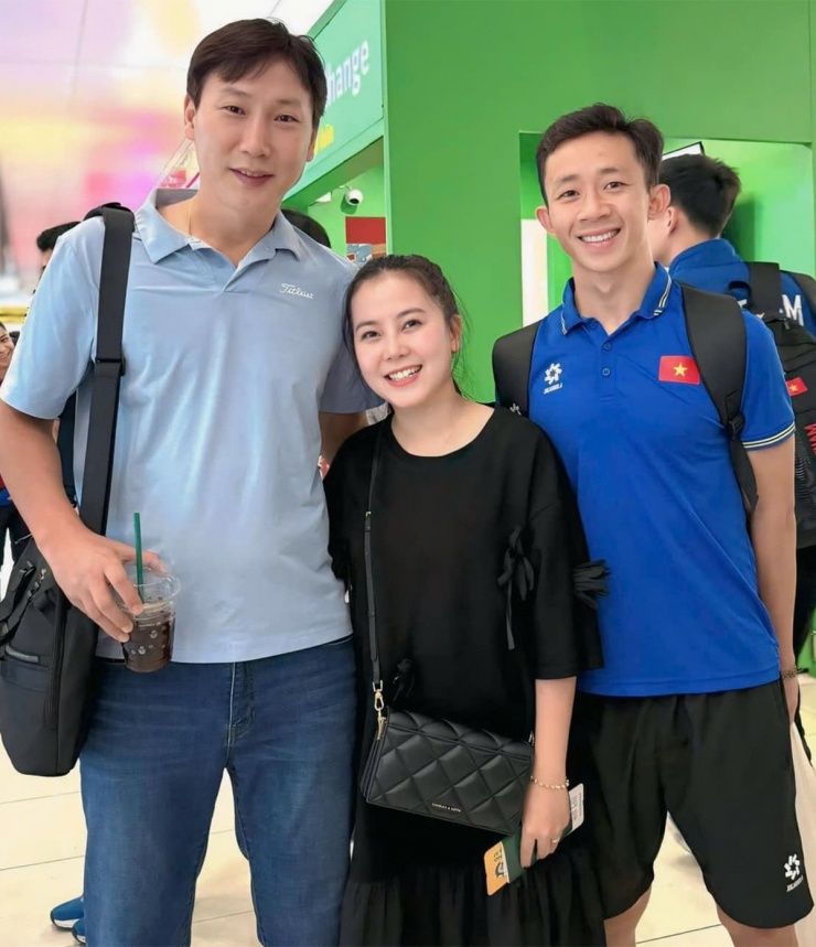 Vợ xinh như hot girl của tiền vệ Châu Ngọc Quang - 7