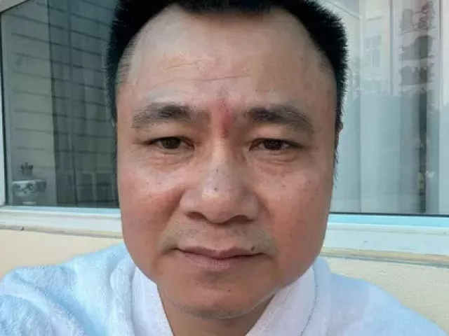 NSND Tự Long xin lỗi