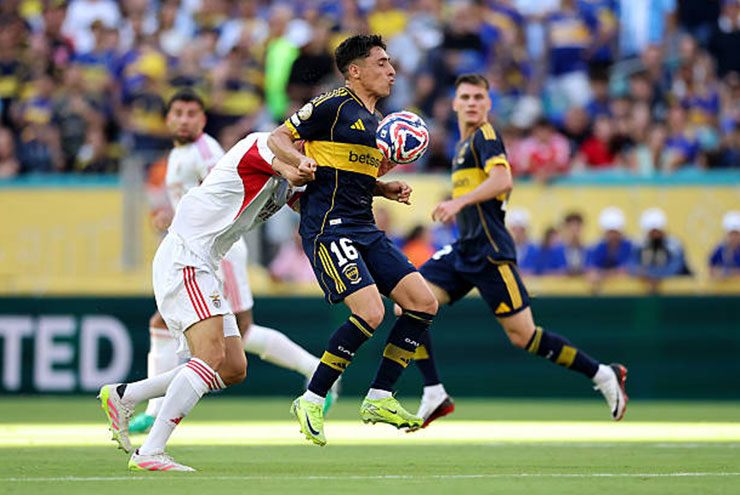 Video bóng đá Boca Juniors - Benfica: 4 bàn, 2 thẻ đỏ & dấu ấn lão tướng (FIFA Club World Cup)