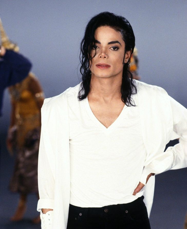 Paris Jackson gay gắt đáp trả khi bị chỉ trích đi biểu diễn vào ngày giỗ bố
