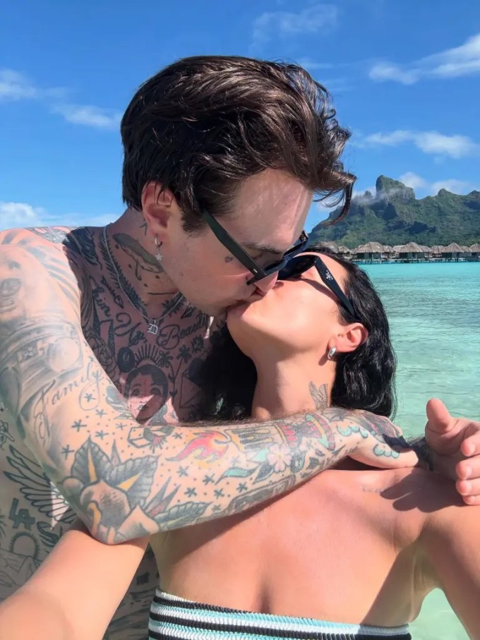 Demi Lovato tận hưởng hạnh phúc tân hôn.