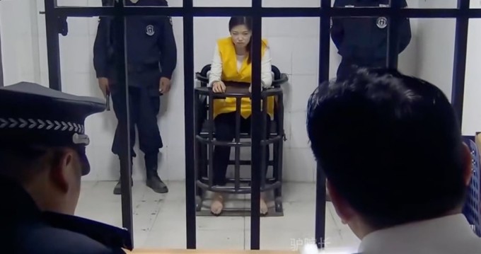 Yin Xue kể lại quá trình phạm tội khi bị cảnh sát thẩm vấn. Ảnh: 163