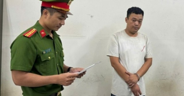 Tạm giữ hình sự lái xe taxi trong vụ "chém" 4,2...