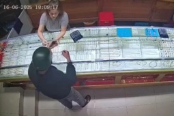 Kẻ cướp giật tiệm vàng ở huyện Lâm Hà bị bắt khi vừa xuống máy bay