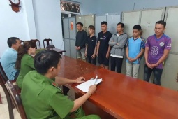 Thiếu nữ bị bạn trai và 5 đồng phạm chuốc cho say để làm bậy