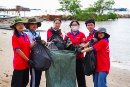 Gần 10.000 người Vingroup và tình nguyện viên ra quân làm sạch bờ biển tại 28 tỉnh, thành phố