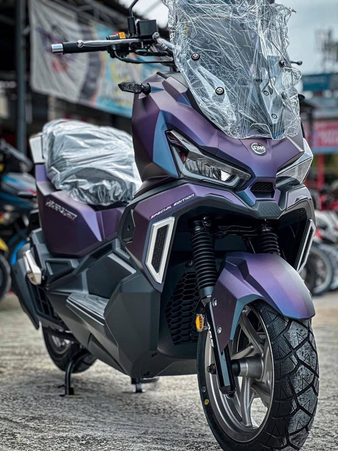 SYM Husky ADV 150 Special Edition 2025 ra mắt.