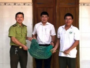 Trăn gấm quý hiếm nặng 21kg bò vào nhà dân trong đêm