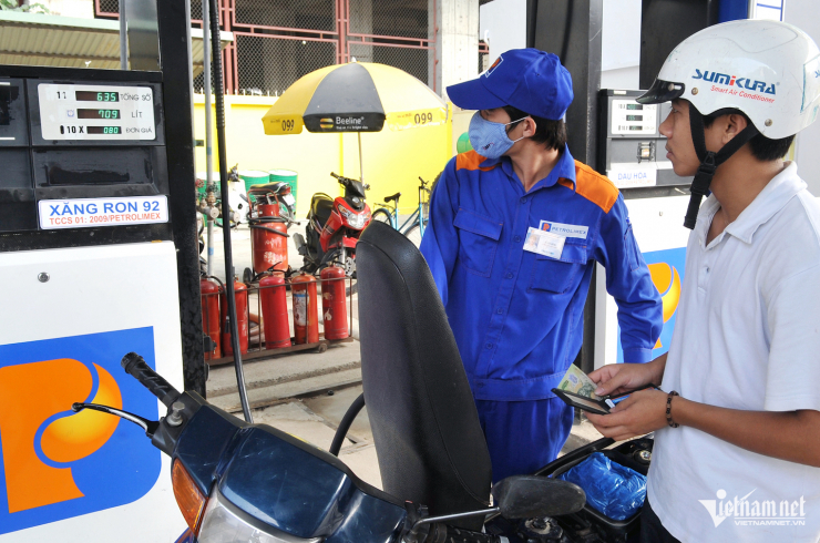 Giá xăng ngày mai có khả năng tăng mạnh. Ảnh: Minh Hiền