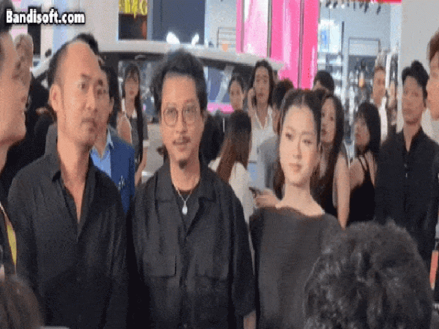 Lộ clip Tiến Luật sượng trân khi bị MC coi thường ngay tại thảm đỏ, netizen bất bình "vô duyên vừa thôi"