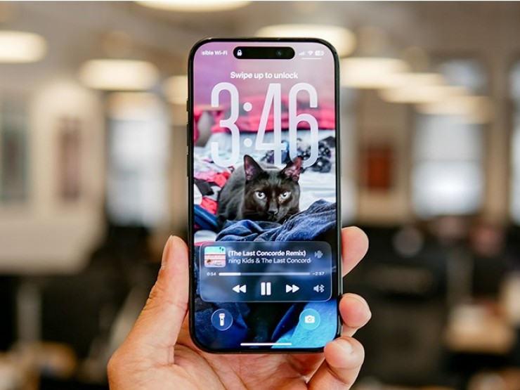 iOS 26 gây sự cố kỳ lạ khiến người dùng iPhone than trời