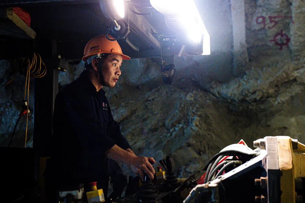 Cận cảnh đào hầm xuyên núi dài nhất dự án cao tốc Bắc Nam - 4