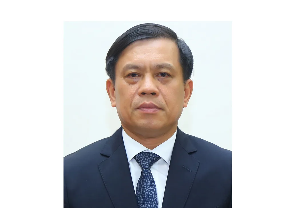 Thứ trưởng Bộ Nội vụ Nguyễn Bá Hoan bị tạm đình chỉ công tác.