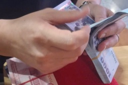 Hành trình của chiếc ba lô đựng gần 100.000 nhân dân tệ trong đêm ở Nội Bài