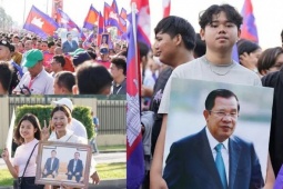 Hàng vạn người tập trung ở thủ đô Campuchia giữa căng thẳng với Thái Lan