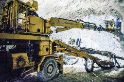 Cận cảnh đào hầm xuyên núi dài nhất dự án cao tốc Bắc Nam
