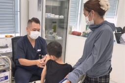 Chó chết bất thường sau khi cắn bé 12 tuổi, bố mẹ tá hoả đưa con đi tiêm phòng
