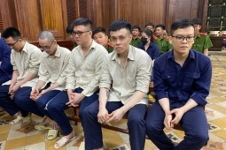 Thủ đoạn gây sốc của nhóm nhân viên tài chính ghép ảnh khiêu dâm đòi nợ